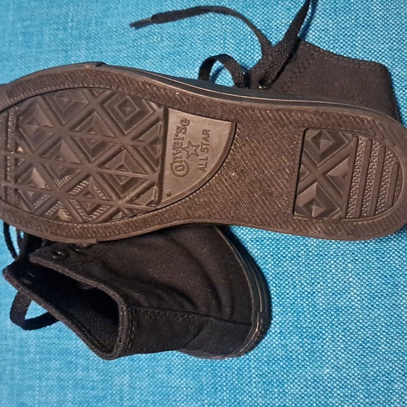 Converse Black Canvas High-Tops Size 2 - Picture 7 of 7